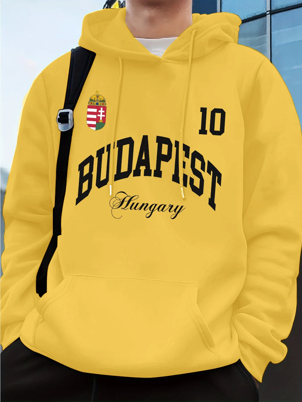 Budapest mintás férfi kapucnis pulóver – bélelt, laza fazon